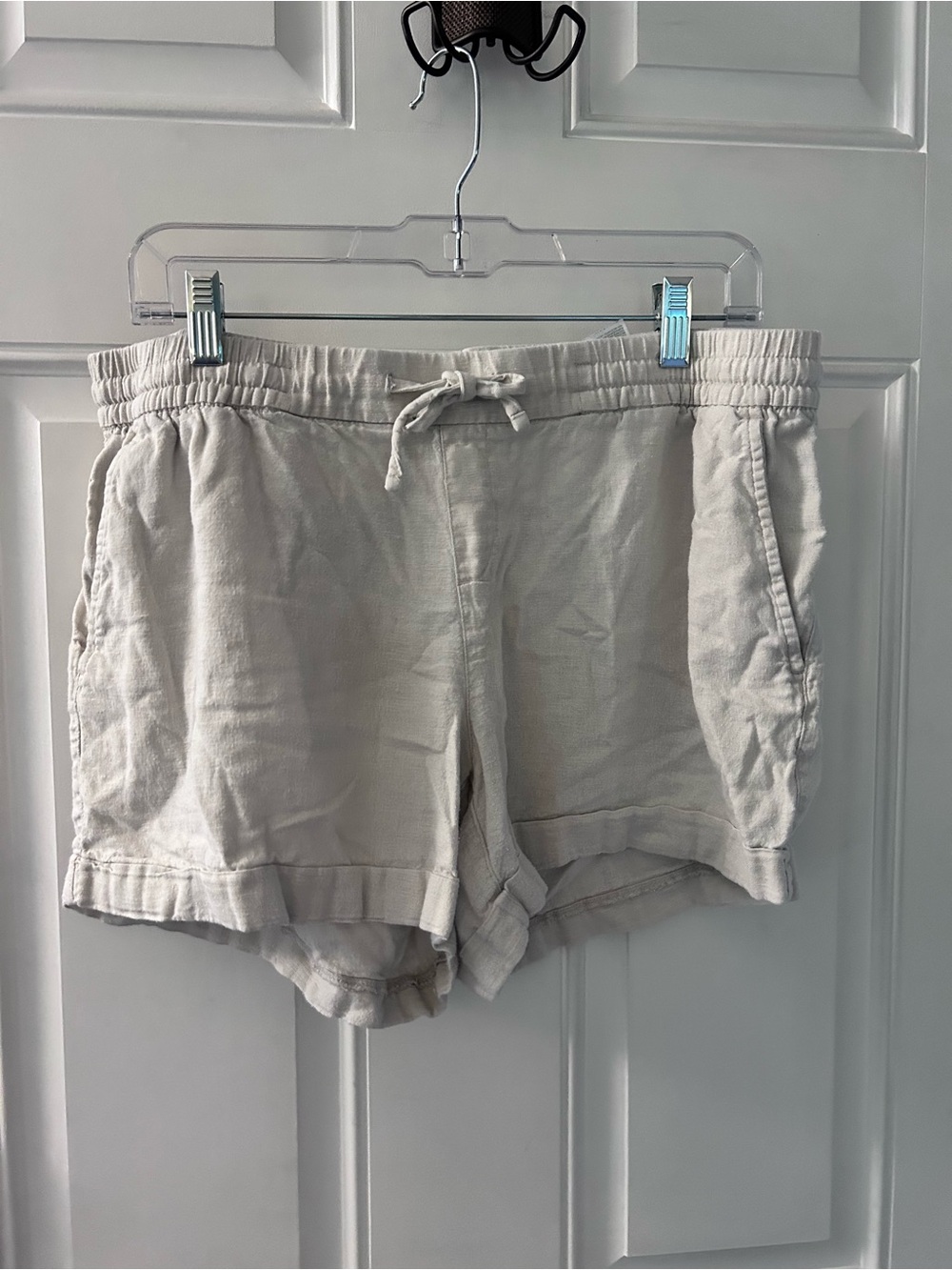 Old Navy Cream Drawstring Linen-Blend Athletic Shorts